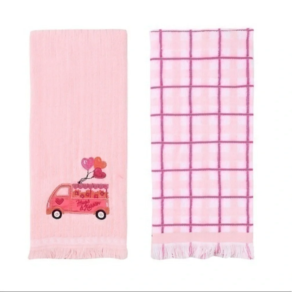 NWT 2 Sets Pink Valentine’s Bath Hand Towels (PA)